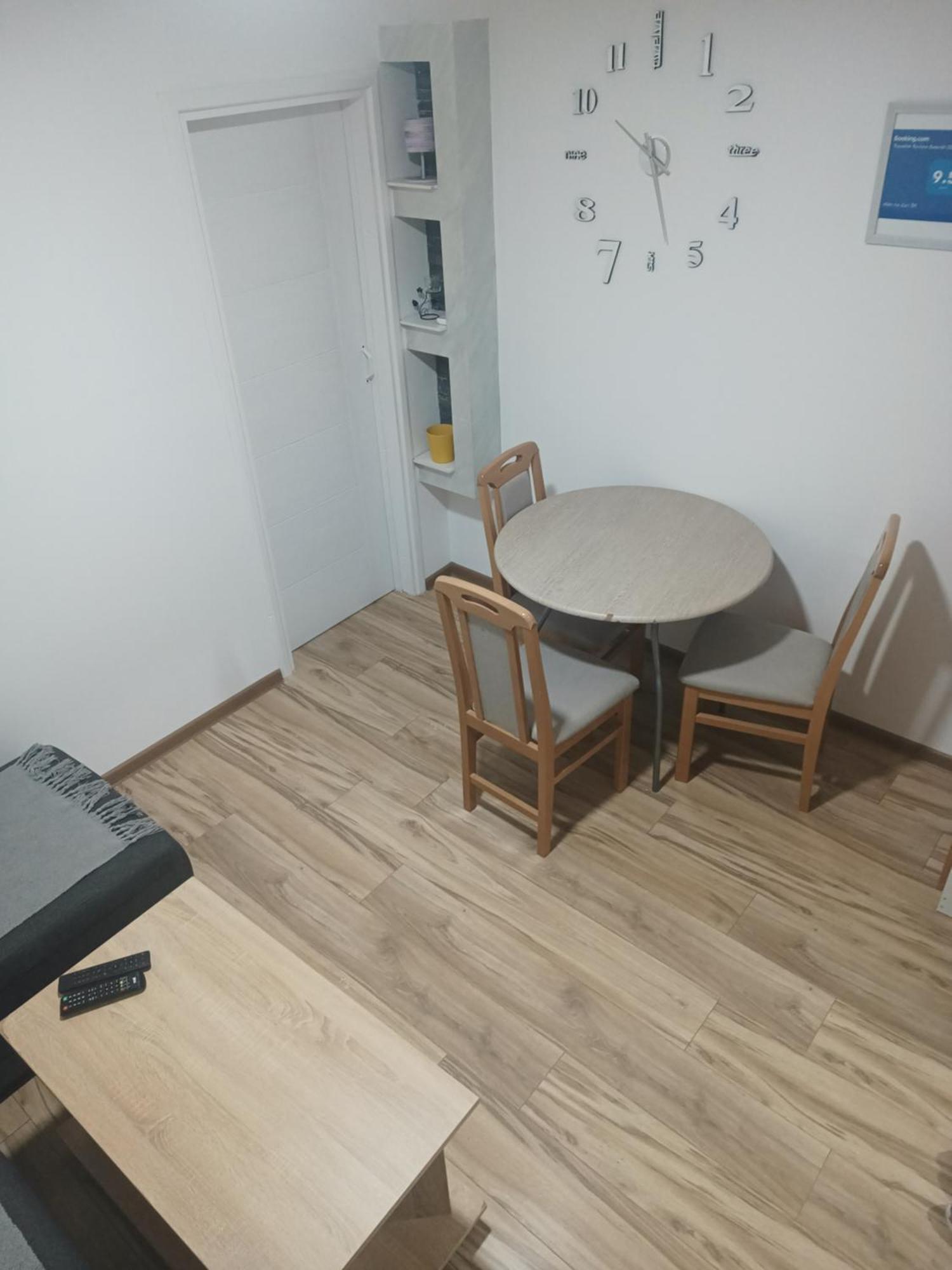 Apartamento Stan Na Dan Im Užice Habitación foto